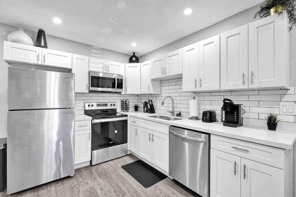 Newly Renovated/Near Sunny Isles Beach/Fre-Parking North Miami Beach Buitenkant foto
